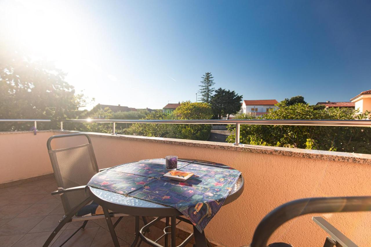 1-Bedroom Apartment In Krk - Steps From The Beach! Đảo Krk Ngoại thất bức ảnh